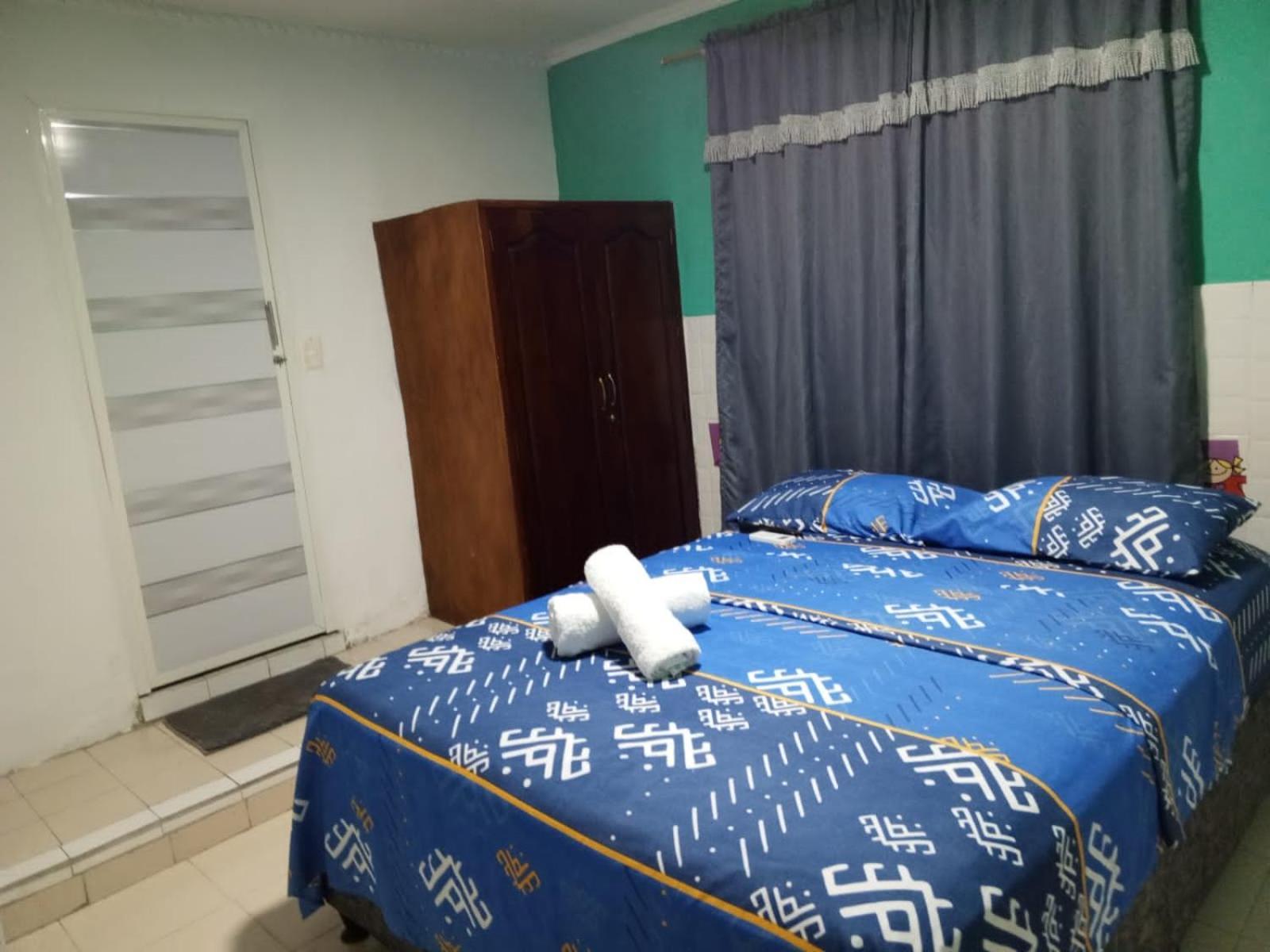 Sharly House Pensión *